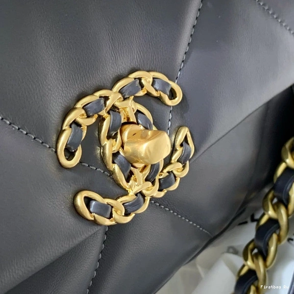 First Bag Ru 19 FLAP BAG CHANEL 0821